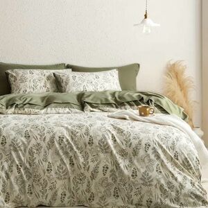 Olive Green vintage style leaf & floral King size duvet cover & pillow covers.